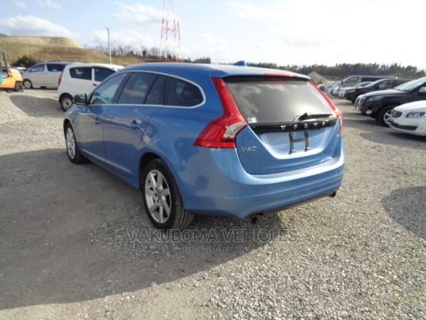 Volvo V60 2015 Blue