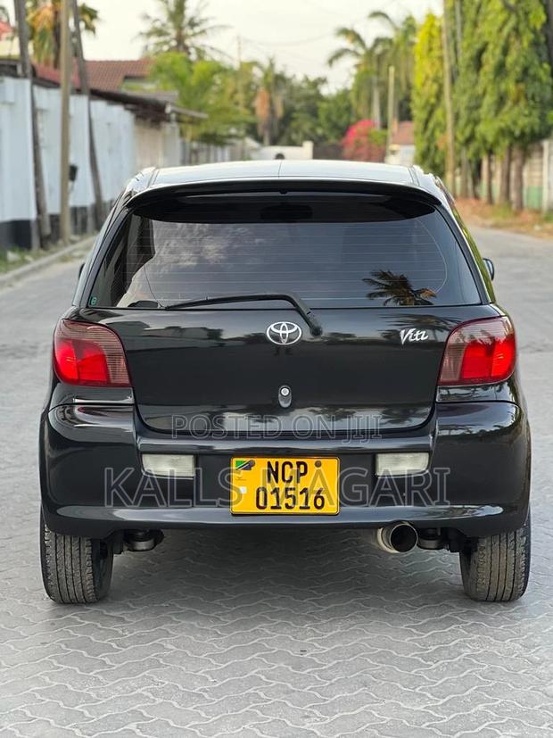 Toyota Vitz 2006 Black