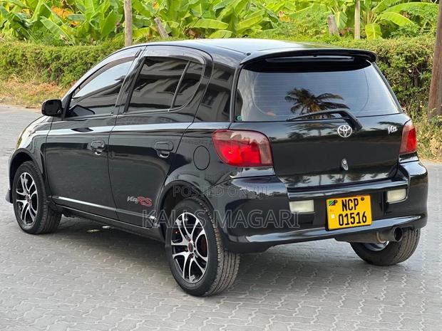 Toyota Vitz 2006 Black