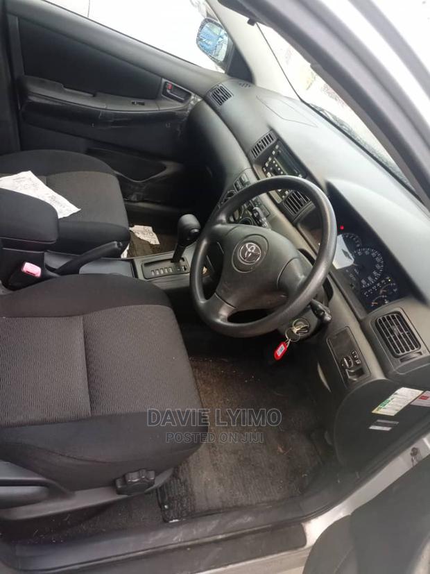 Toyota Corolla RunX 2004 Silver