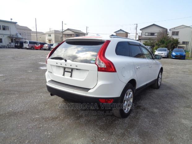 Volvo XC60 2011 Pearl