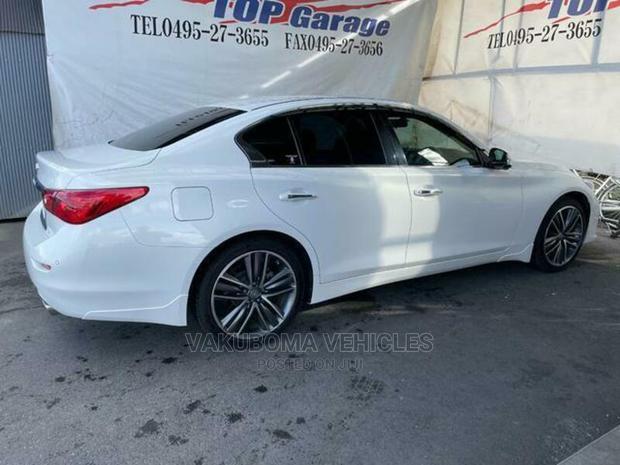 Nissan Skyline 2015 Pearl