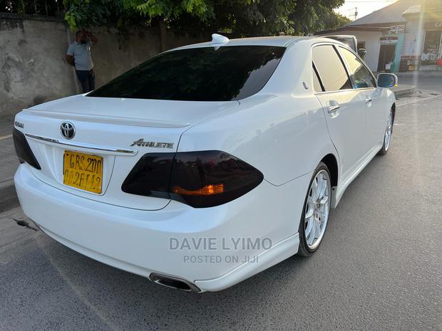 Toyota Crown 2009 Pearl