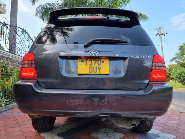 Toyota Kluger 2008 Gray