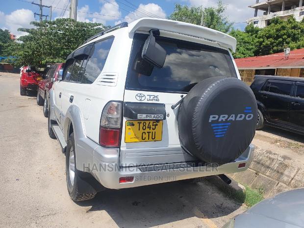 Toyota Land Cruiser Prado 2001 White