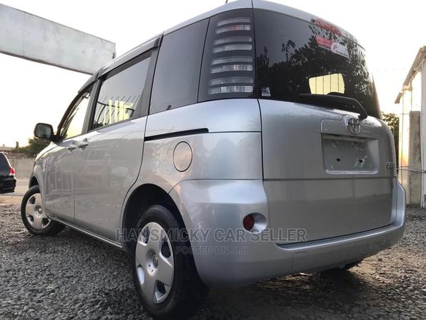 Toyota Sienta 2005 Silver