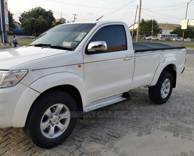 Toyota Hilux 2013 White