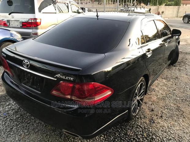 Toyota Crown 2009 Black