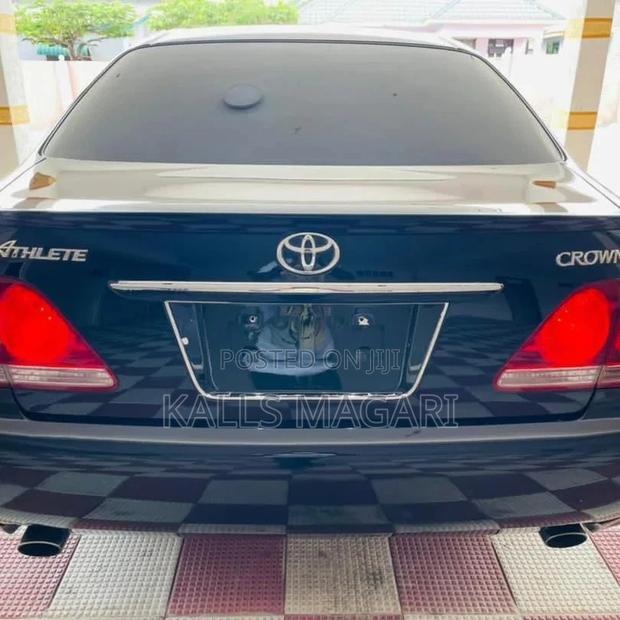 Toyota Crown 2005 Black