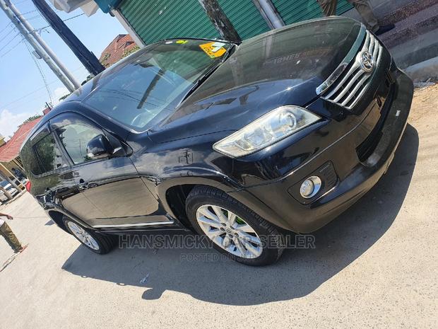 Toyota Vanguard 2012 Black