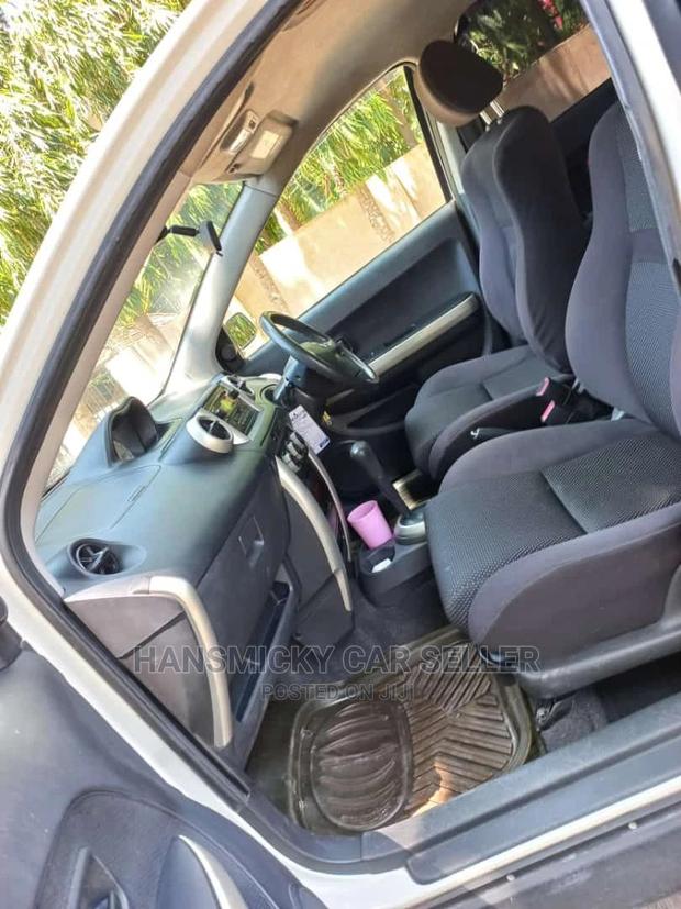 Toyota IST 2004 White