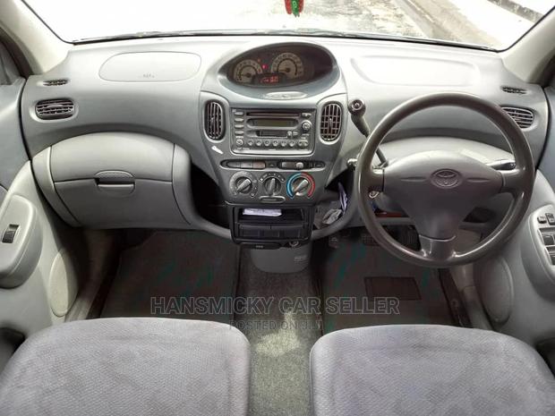 Toyota Fun Cargo 2005 Silver