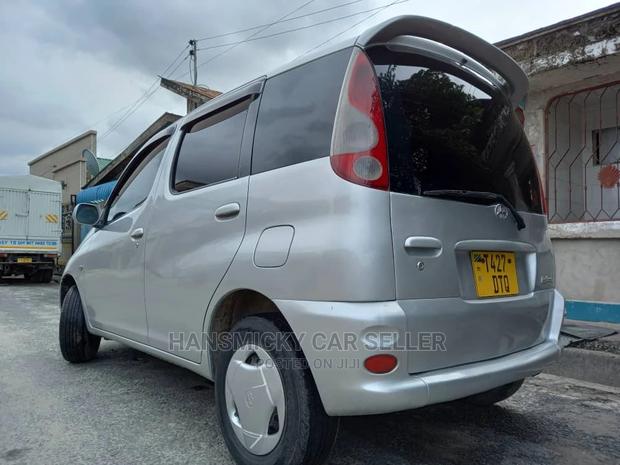 Toyota Fun Cargo 2005 Silver