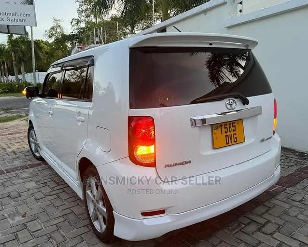 Toyota Corolla Rumion 2008 White