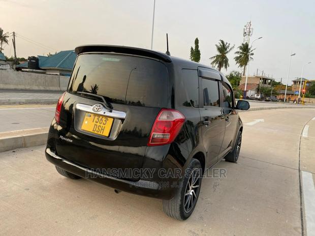 Toyota Ractis 2007 Black