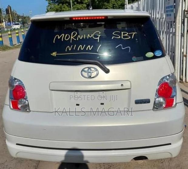 Toyota IST 2006 White