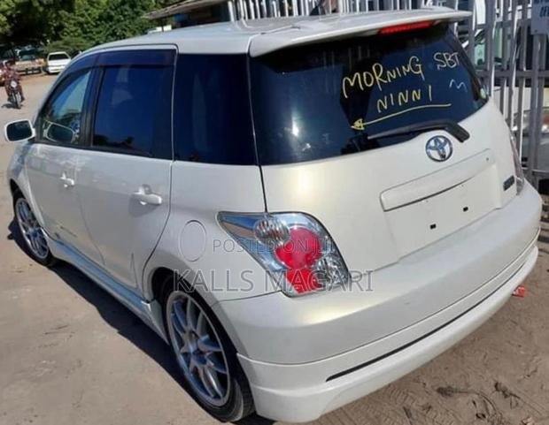 Toyota IST 2006 White