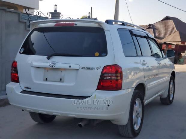 Toyota Kluger 2004 Pearl