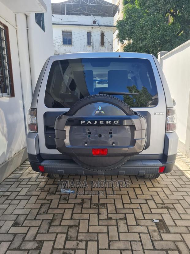 Mitsubishi Pajero 2007 Silver