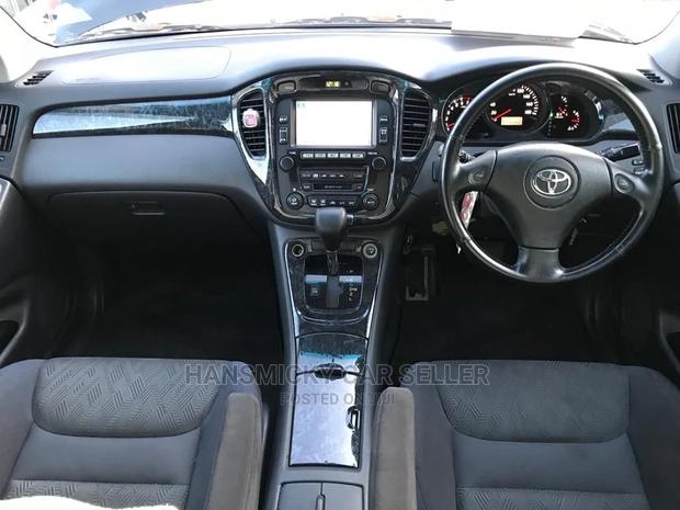 Toyota Kluger 2002 Black