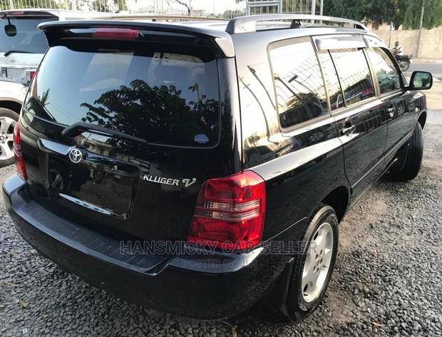 Toyota Kluger 2002 Black