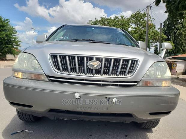 Toyota Harrier 2001 Silver