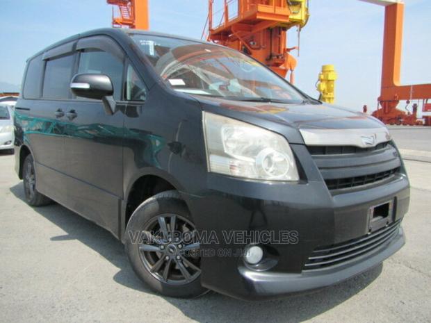 Toyota Noah 2007 Black