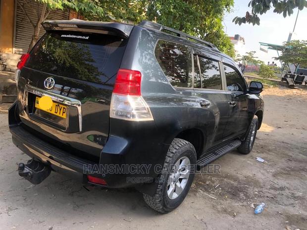 Toyota Land Cruiser Prado 2011 Gray