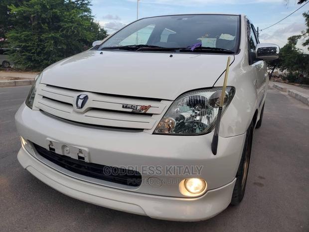 Toyota IST 2005 White