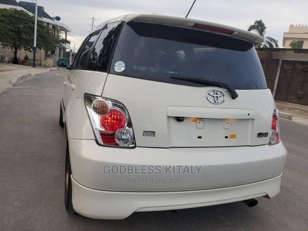 Toyota IST 2005 White