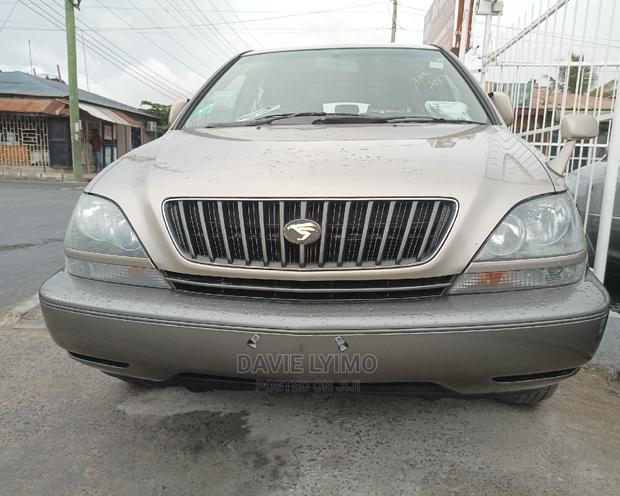 Toyota Harrier 1998 Beige