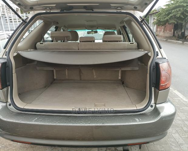 Toyota Harrier 1998 Beige