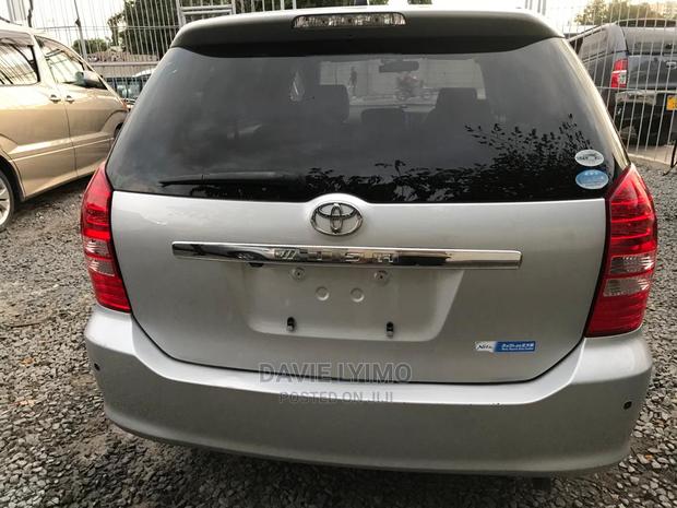 Toyota Wish 2004 Silver
