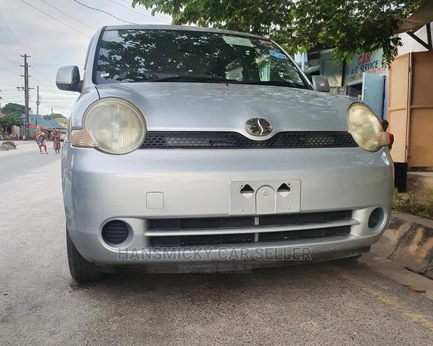 Toyota Sienta 2008 Silver