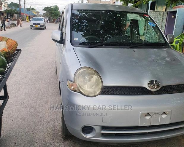 Toyota Sienta 2008 Silver