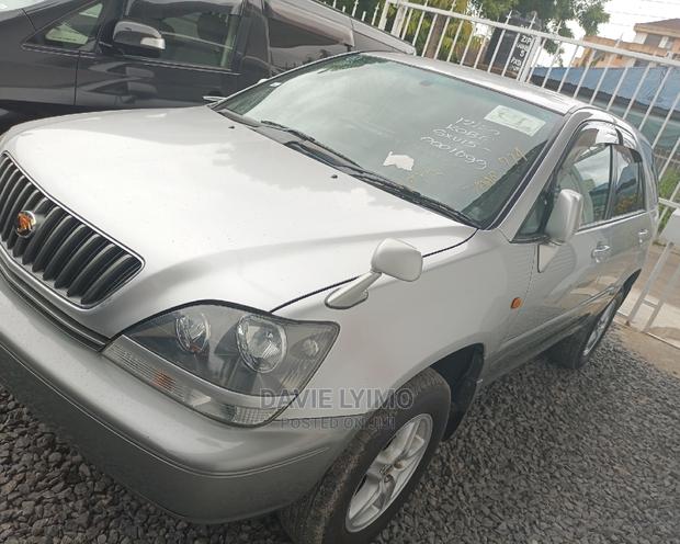 Toyota Harrier 1998 Silver