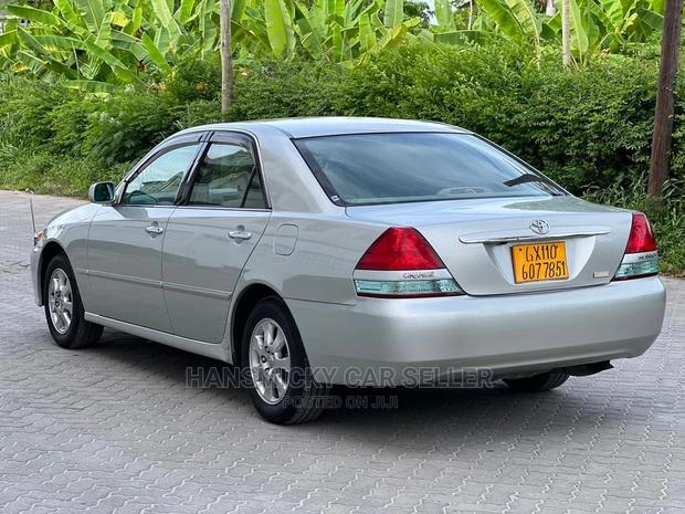 Toyota Mark II 2002 Silver