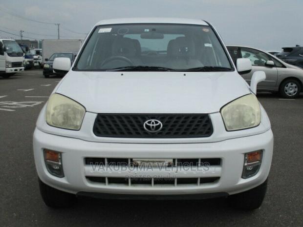 Toyota RAV4 2002 White