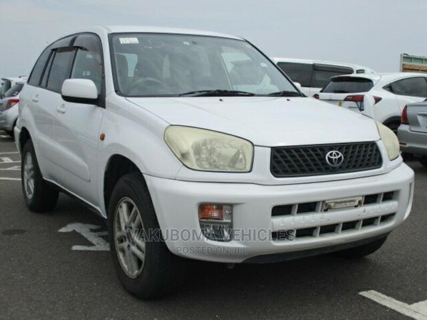 Toyota RAV4 2002 White