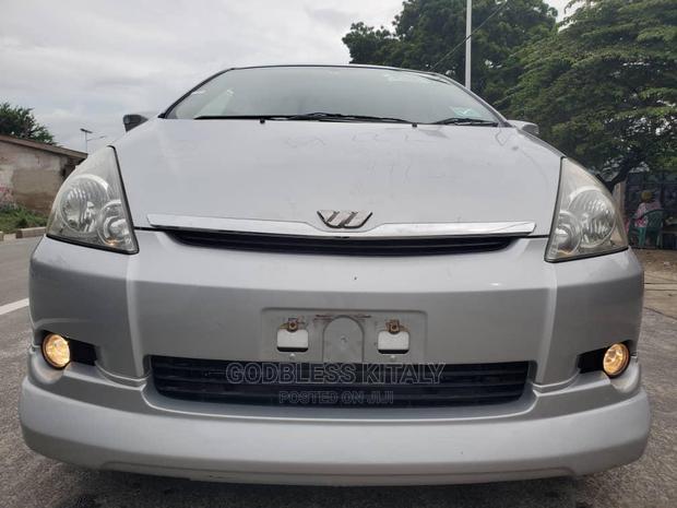 Toyota Wish 2005 Silver