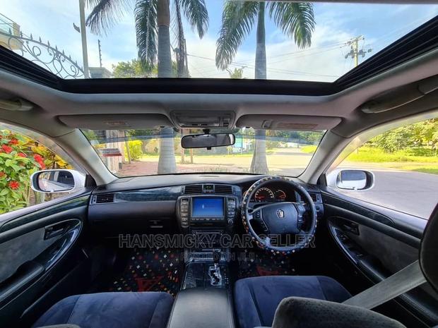 Toyota Crown 2004 White