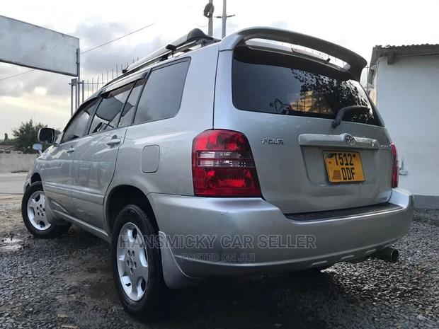 Toyota Kluger 2004 Silver