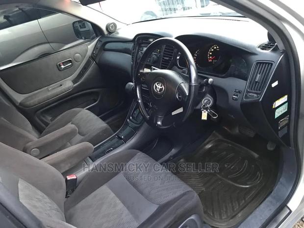 Toyota Kluger 2004 Silver