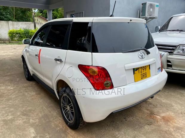 Toyota IST 2004 White