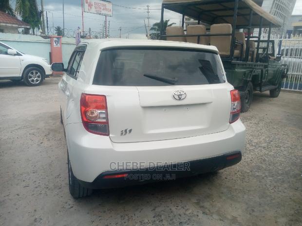 Toyota IST 2006 White