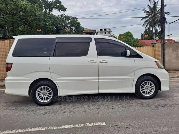 Toyota Alphard 2004 White