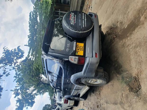 Toyota Land Cruiser Prado 2002 Black