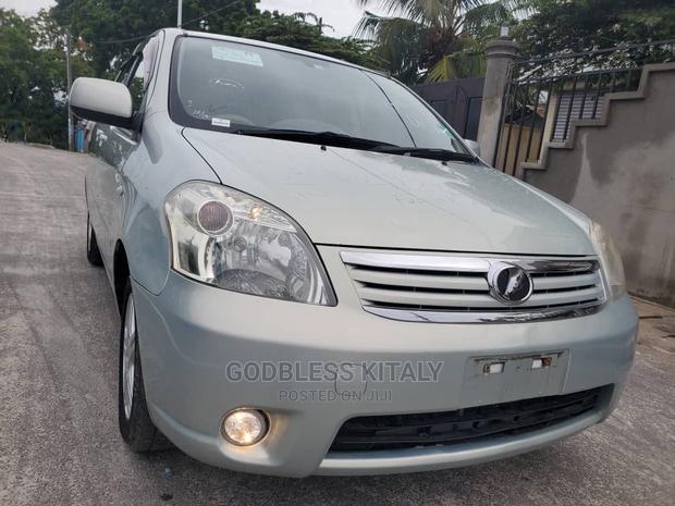 Toyota Raum 2008 Beige