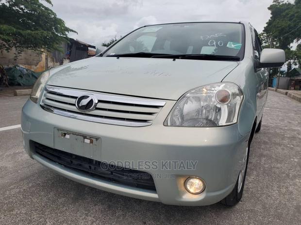 Toyota Raum 2008 Beige