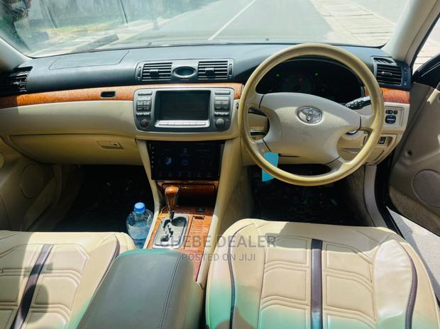 Toyota Brevis 2004